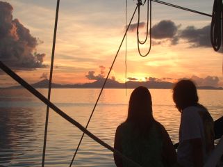 It's so ... delightful ... watching a tropical sunset