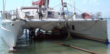 A French 29 ton Catana 58' trying to sit on Manoon's trailer