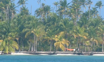 Hammock on a delightful island in the Chichime Cays of San Blas