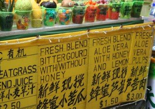 Yummy fresh fruit juice stand in Chinatown
