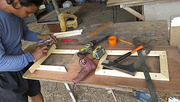 Houa replacing the supports for the floorboard hatches