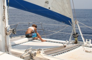 Amanda spliced a new bridle while we were underway.