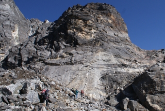 Climbing the Cho La rock before the glacier
