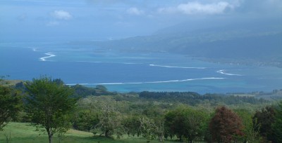 The agricultural area of Tahiti-Iti, with reef and lagoon on the western side