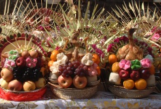 Temple offerings -- a religious art form in Bali