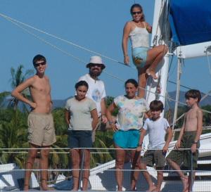 Chris, Tianna, Tony, Teresa, Daniel, Sean, & Amanda up the mast (of course)