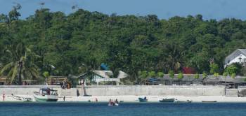 Going ashore at Tutunametal